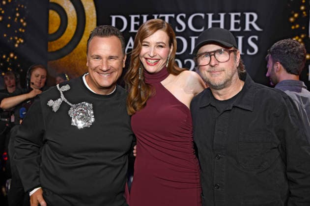 Guido Maria Kretschmer, Katrin Bauerfeind und Bjarne Mädel bei der Verleihung des 17. Deutschen Radiopreises 2026 im Stage Theater an der Elbe. Hamburg, 10.09.2026