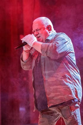10.09.2026. Wuppertal. Udo Dirkschneider mit Band beim ausverkauften Auftritt in der historischen Stadthalle. Wuppertal Historische Stadthalle Nordrhein-Westfalen Deutschland