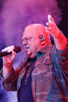 10.09.2026. Wuppertal. Udo Dirkschneider mit Band beim ausverkauften Auftritt in der historischen Stadthalle. Wuppertal Historische Stadthalle Nordrhein-Westfalen Deutschland