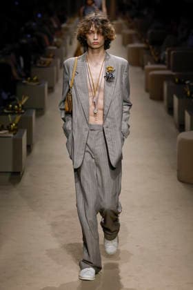COACH Spring Summer 2027 runway during New York Fashion Week on September 2026 - New York, USA 09 09 2026 COACH Spring Summer 2027 runway during New York Fashion Week on September 2026 - New York, USA 09 09 2026, Credit:IK ALDAMA dpa Picture Alliance GmbH Avalon Vereinigte Staaten, New York  Copyright: xIKxALDAMAx xdpaxPicturexAlliancexGmbHx xAvalonx 1133247533