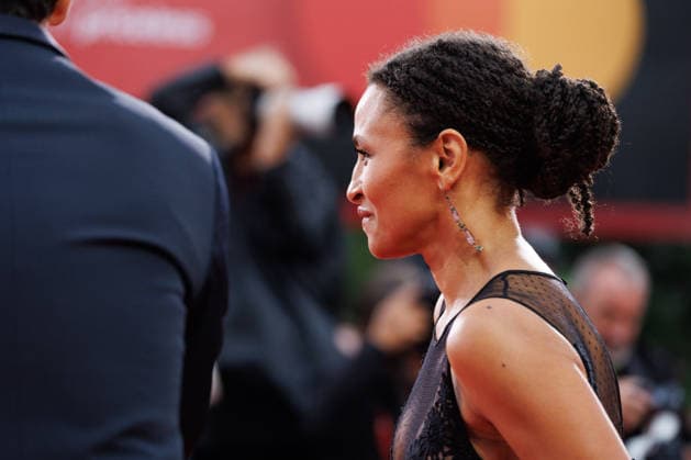 News - Un Peu Avant Minuit Red Carpet - The 83rd Venice International Film Festival Leonie Simaga attends the Un Peu Avant Minuit Screening during the 83rd Venice International Film Festival at Sala Grande on September 10, 2026 in Venice, Italy. Photo: Cinzia Camela. Lido di Venezia Palazzo del Cinema Italy Copyright: xCinziaxCamelax xLiveMediax LPN_2662630
