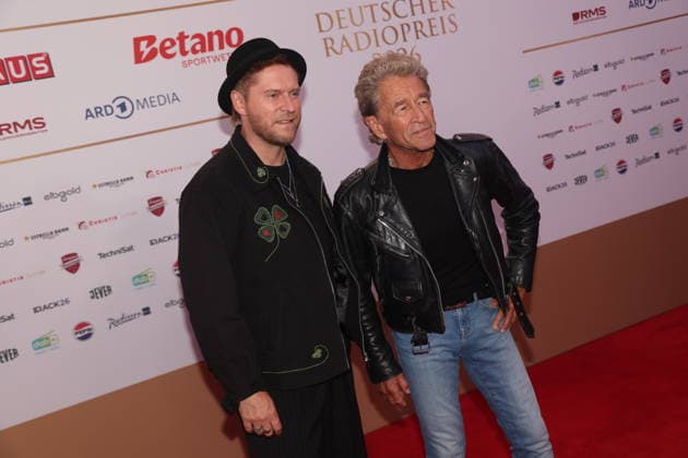 Johannes Oerding und Peter Maffay bei der Verleihung des 17. Deutschen Radiopreises 2026 im Stage Theater an der Elbe. Hamburg, 10.09.2026 Copyright: xAgenturxMatthiasxWehnertx xM.xGränzdörferx