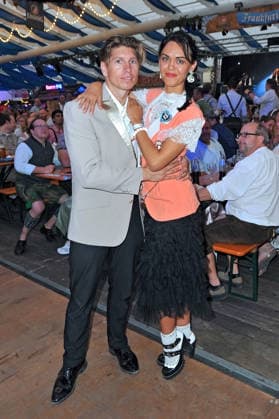 REALITY-WIESN auf dem Frankfurter-Oktoberfest. Giovanni Weisheit und Vanessa Neigert anläßlich der REALITY-WIESN auf dem Frankfurter-Oktoberfest am 10.09.2026 im Deutsche Bank Park, Frankfurt Main. 20260910MWI116635