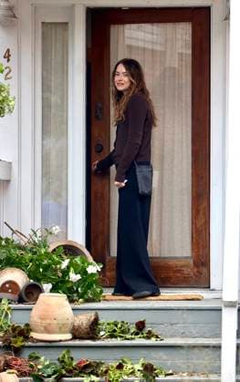 Emma Stone is seen on the set of The Catch Emma Stone is seen on the set of The Catch . 11 Sep 2026 Pictured: Emma Stone is seen on the set of The Catch .  Copyright: xThexMegaxAgencyxSteveSands NewYorkNewswire MEGAx