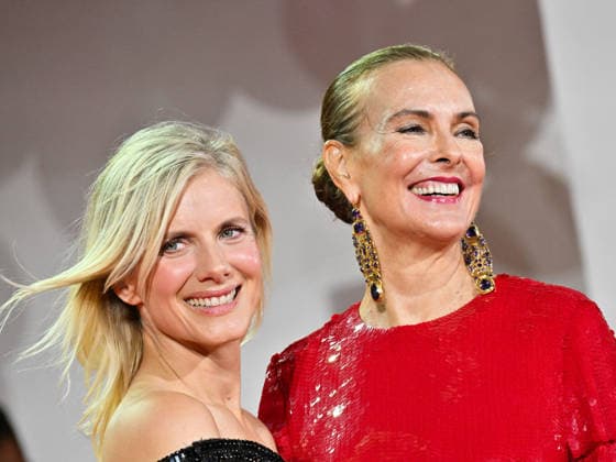 IPA88410492 - Venice International Film Festival 2026 - Night 10 - Red carpet for the film *UN BON AVOCAT*. Pictured: Carole Bouquet, MÃ lanie Laurent  Copyright: xManuelexMangiarottix xPoolxPhotoxEventsx08x IPA88410492