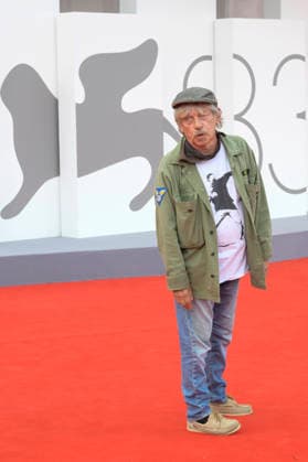Paolo Rossi bei der Premiere des Kinofilms Dio ride auf der Biennale di Venezia 2023 83. Internationale Filmfestspiele von Venedig im Palazzo del Cinema. Venedig, 11.09.2026