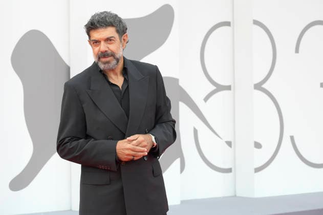 Pierfrancesco Favino bei der Premiere des Kinofilms Dio ride auf der Biennale di Venezia 2023 83. Internationale Filmfestspiele von Venedig im Palazzo del Cinema. Venedig, 11.09.2026