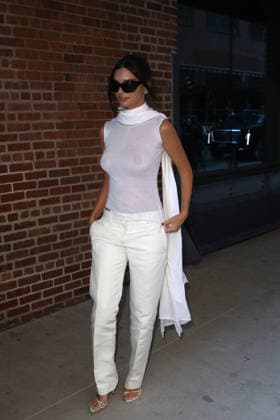 September 11, 2026: Emily Ratajkowski arrives at the Clavin Klein Spring 2027 show as part of New York Fashion Week. The show took place at Terminal Warehouse.  - ZUMAh16_ 20260911_zaf_h16_041 Copyright: xDanxHerrickx