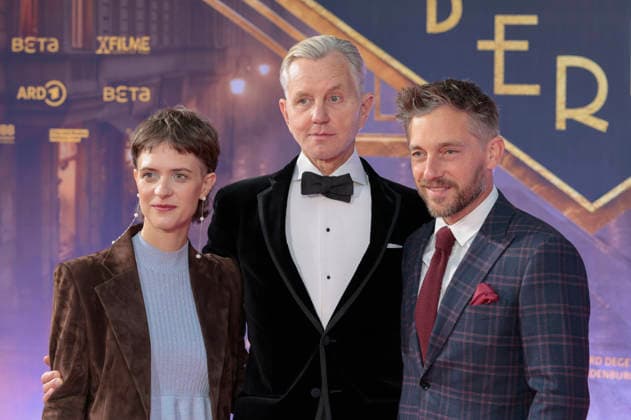 Liv Lisa Fries, Max Raabe und Volker Bruch bei der Premiere der 5. und finalen Staffel der TV-Serie Babylon Berlin im Naturstrom Openair Kino. Köln, 11.09.2026