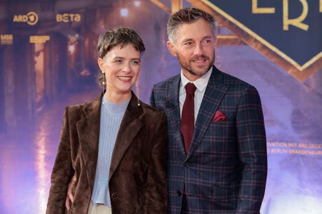 Liv Lisa Fries und Volker Bruch bei der Premiere der 5. und finalen Staffel der TV-Serie Babylon Berlin im Naturstrom Openair Kino. Köln, 11.09.2026