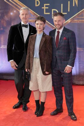 Max Raabe, Liv Lisa Fries und Volker Bruch bei der Premiere der 5. und finalen Staffel der TV-Serie Babylon Berlin im Naturstrom Openair Kino. Köln, 11.09.2026