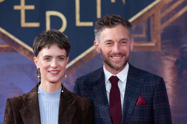 v.l. Liv Lisa FRIES, Schauspielerin, Volker BRUCH, Schauspieler, Roter Teppich, Red Carpet Show, Ankunft, arrival, Premiere der finalen Staffel von Babylon Berlin am 11.09.2026 im Naturstrom Open Air -Kino im Rheinau-Hafen in Koeln,