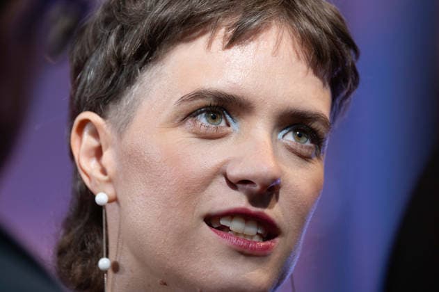 Liv Lisa FRIES, Schauspielerin, Roter Teppich, Red Carpet Show, Ankunft, arrival, Premiere der finalen Staffel von Babylon Berlin am 11.09.2026 im Naturstrom Open Air -Kino im Rheinau-Hafen in Koeln,
