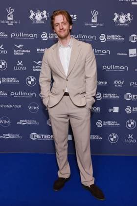 Deutscher Schauspielpreis 2026 Timur Bartels Roter Teppich zu 15 Jahre Deutscher Schauspielpreis und 20 Jahre BFFS, Pullman Berlin Schweizerhof, Datum: 11.09.2026 Copyright: xEventpress Kratschx