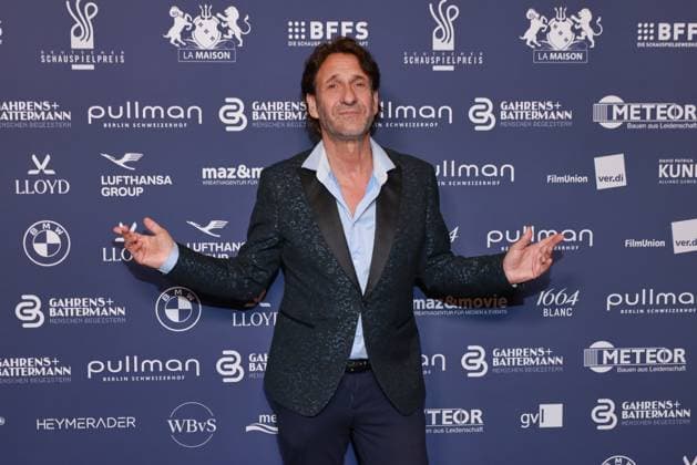 Deutscher Schauspielpreis 2026 Falk-Willy Wild Roter Teppich zu 15 Jahre Deutscher Schauspielpreis und 20 Jahre BFFS, Pullman Berlin Schweizerhof, Datum: 11.09.2026 Copyright: xEventpress Kratschx