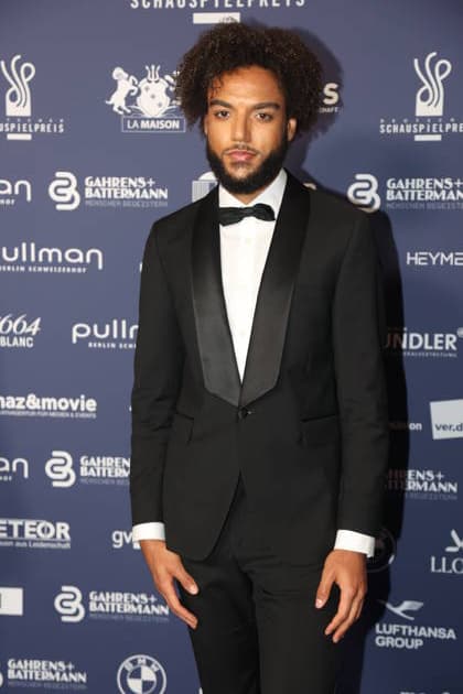 Lamin Leroy Gibba bei der Verleihung des Deutschen Schauspielpreises 2026 im Hotel Pullman Berlin Schweizerhof. Berlin, 11.09.2026 Copyright: xAgenturxMatthiasxWehnertx xM.xGränzdörferx