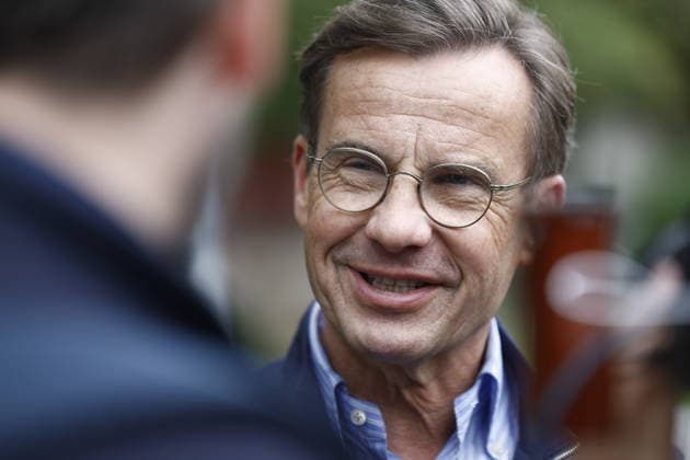 STOCKHOLM, SWEDEN 20260912 Ulf Kristersson, leader of the Moderate Party, is in the final stretch of the campaign and going door-to-door in Saltsjö Boo in Nacka the day before the election STOCKHOLM SWEDEN x60160x  Copyright: xStefanxJerrevang TTx ULF KRISTERSSON VALSPURTAR 2zdxs-d0aKw