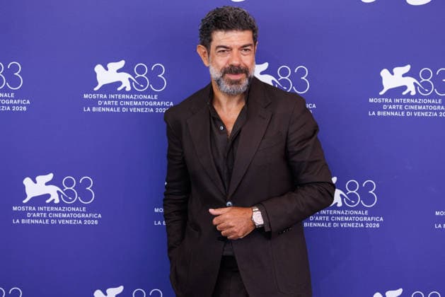 News - Dio Ride (God Laughs) Photocall - The 83rd Venice International Film Festival Pierfrancesco Favino attends the Dio Ride (God Laughs) Photocall during the 83rd Venice International Film Festival at Palazzo del Casino on September 12, 2026 in Venice, Italy. Photo: Cinzia Camela. Lido di Venezia Palazzo del Casino Italy Copyright: xCinziaxCamelax xLiveMediax LPN_2667912