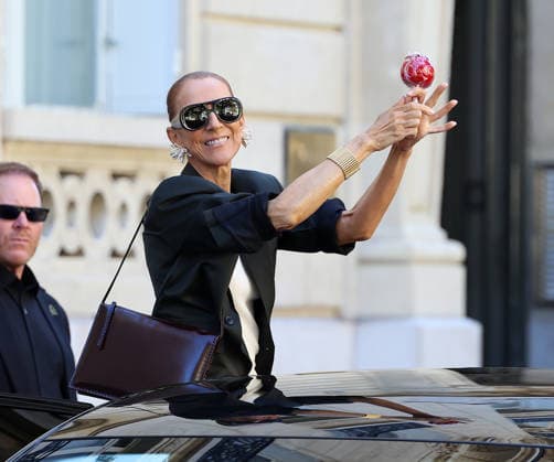 Celine Dion Ã la sortie de son hÃ tel avant son premier concert Ã Paris Celine Dion Ã la sortie de son hÃ tel avant son premier concert Ã Paris, le 12 septembre 2026. Celine Dion leaving her hotel before her first concert in Paris on September 12, 2026.  Copyright: xDidierxFereyx