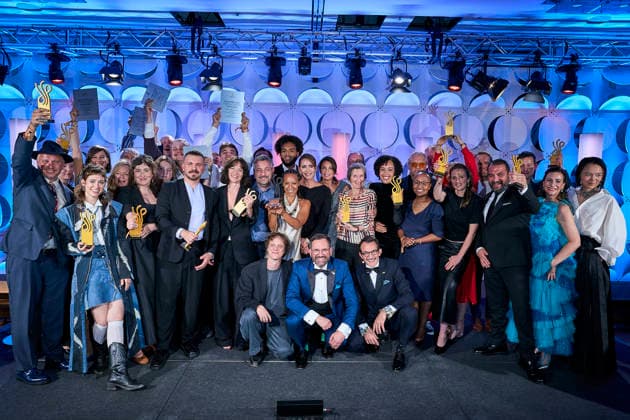 Deutscher Schauspielpreis 2026 Abschlussbild alle Preisträger und Laudatoren Robert Stadlober, Lia von Blarer, Anja Schneider, Johanna Hellwig, Edin Hasanovic, Valerie Pachner, Lamin Leroy Gibba, Imaya Ugwonno, Anja Kling, Simon Steinhorst, Gerit Kling, Christian Senger, Linde Prelog, Imaya, Hans-Werner Meyer, Awet Tesfaiesus, Sahin Eryilmaz und Nadine Heidenreich Bühne Show 15 Jahre Deutscher Schauspielpreis und 20 Jahre BFFS, Pullman Berlin Schweizerhof, Datum: 11.09.2026 Copyright: xEventpressx