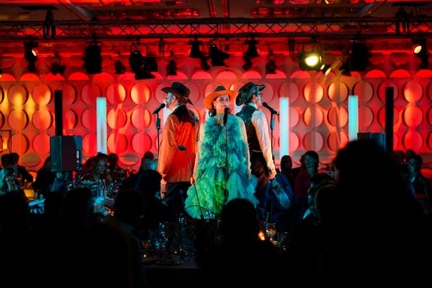 Deutscher Schauspielpreis 2026 Hans Werner Meyer, Nadine Heidenreich, Christian Senger Singen Showeinlage Bühne Show 15 Jahre Deutscher Schauspielpreis und 20 Jahre BFFS, Pullman Berlin Schweizerhof, Datum: 11.09.2026 Copyright: xEventpressx