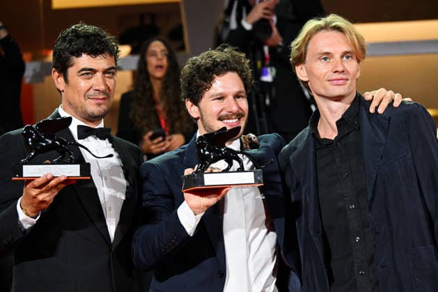 IPA88452915 - Venice, 83rd Venice International Film Festival 2026 - Night 11 - Closing Ceremony. Pictured: Riccardo Scamarcio, Damiano Femfert, Tommaso Landucci  Copyright: xManuelexMangiarottix xPoolxPhotoxEventsx08x IPA88452915