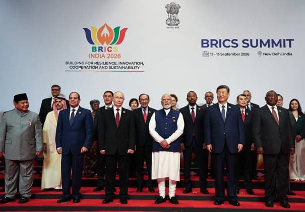News Bilder des Tages India BRICS Summit 9242258 13.09.2026 Indonesian President Prabowo Subianto, Egyptian President Abdel Fattah Sisi, Russian President Vladimir Putin, Chinese President Xi Jinping and South African President Cyril Ramaphosa pose for a family photo with other heads of delegations before a session in the BRICS Plus Outreach format of the 18th BRICS Summit in New Delhi, India. Alexander Kazakov Sputnik New Delhi India  Copyright: xAlexanderxKazakovx