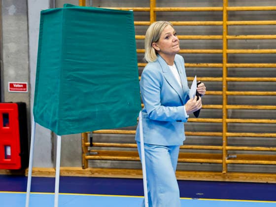 STOCKHOLM, SWEDEN, September 13, 2026 Social Democratic Party leader Magdalena Andersson (S) casts her vote at the Skuru Sports Hall in Nacka on Election Day STOCKHOLM, SWEDEN x60160x  Copyright: xStefanxJerrevang TTx MAGDALENA ANDERSSON RÖSTARE ywmwUPBZ4Ho