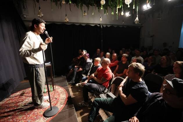 Abdul Kader Chahin : Programm Ehrenlos in Duisburg ** NUR FÜR REDAKTIONELLE ZWECKE ** EDITORIAL USE ONLY **<p>Der Comedian Abdul Kader Chahin auf Tour mit seinem neuen Programm Ehrenlos im Bora in Duisburg am Samstag, den 12. September 2026. Deutschland NRW Duisburg Copyright: KerstinxBögeholz
