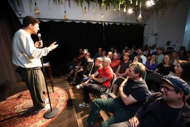Abdul Kader Chahin : Programm Ehrenlos in Duisburg ** NUR FÜR REDAKTIONELLE ZWECKE ** EDITORIAL USE ONLY **<p>Der Comedian Abdul Kader Chahin auf Tour mit seinem neuen Programm Ehrenlos im Bora in Duisburg am Samstag, den 12. September 2026. Deutschland NRW Duisburg Copyright: KerstinxBögeholz