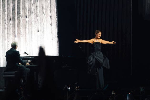 Celine Dion, wearing a Boucheron outfit and jewelry, during her first concert at the Plénitude Arena in Paris La Défense on September 12, 2026 Celine Dion, wearing a Boucheron outfit and jewelry, during her first concert at the Plénitude Arena in Paris La Défense on September 12, 2026, Paris La Défense, France  Copyright: xAgencex xBestimagexAgencex xBestimagex