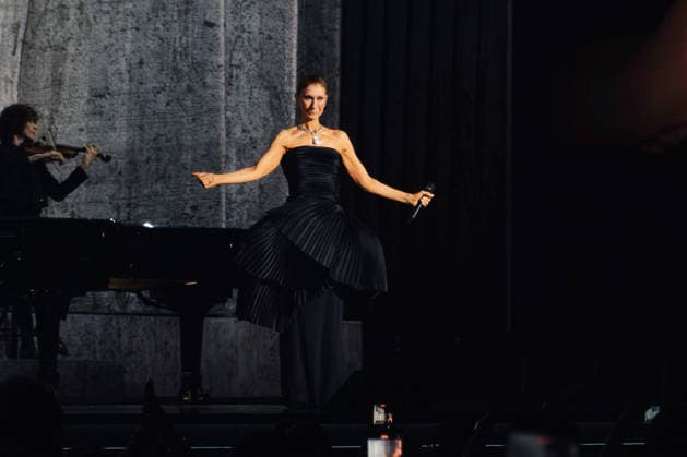 Celine Dion, wearing a Boucheron outfit and jewelry, during her first concert at the Plénitude Arena in Paris La Défense on September 12, 2026 Celine Dion, wearing a Boucheron outfit and jewelry, during her first concert at the Plénitude Arena in Paris La Défense on September 12, 2026, Paris La Défense, France  Copyright: xAgencex xBestimagexAgencex xBestimagex