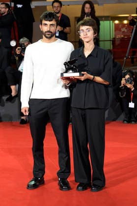 Yuval Abraham und Rachel Szor mit dem Special Jury Preis für NAZA beim Photocall mit den Preistägern der Biennale di Venezia 2026 83. Internationale Filmfestspiele von Venedig vor dem Palazzo del Cinema. Venedig, 12.09.2026