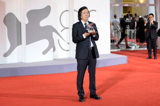 Lee Chang-dong mit dem großen Preis der Jury für Ganeunghan sarang Possible Love beim Photocall mit den Preistägern der Biennale di Venezia 2026 83. Internationale Filmfestspiele von Venedig vor dem Palazzo del Cinema. Venedig, 12.09.2026