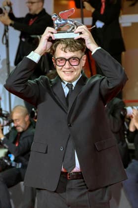 Ilya Khrzhanovsky mit dem Silbernen Löwn für die beste Regie bei DAU beim Photocall mit den Preistägern der Biennale di Venezia 2026 83. Internationale Filmfestspiele von Venedig vor dem Palazzo del Cinema. Venedig, 12.09.2026