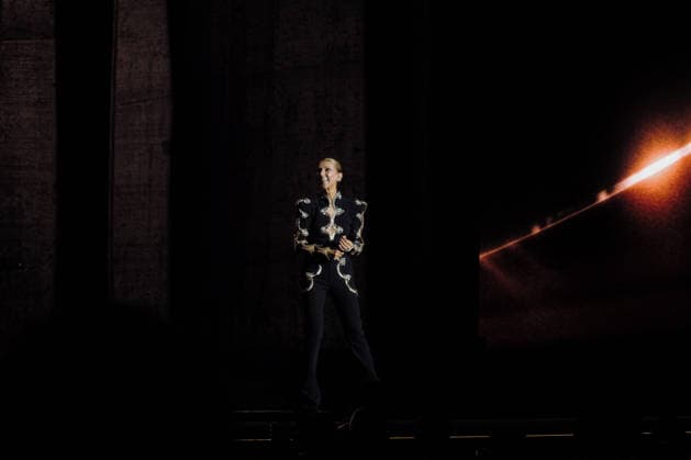 Exclusive: Quebec singer Céline Dion makes a triumphant return to the stage at the Plénitude Arena to kick off her Paris residency, a series of sixteen concerts scheduled through October 17, 2026. Ten additional dates are planned for May 2027. In front of an audience of approximately 30,000 people from all over the world, the 58-year-old artist performed her first full concert in six years, following a long hiatus due to her battle with stiff-person syndrome, a rare neurological disorder diagnosed in 2022. Visibly moved, Céline Dion paused her first song, On ne change pas, overcome with emotion, before launching into a show lasting more than two hours, featuring her greatest hits, including My Heart Will Go On, Pour que tu m’aimes enc Copyright: xAgencex xBestimagexAgencex xBestimagex