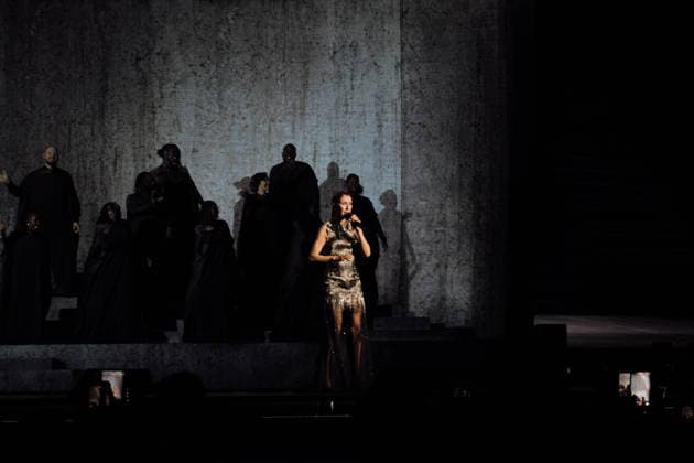 Exclusive: Quebec singer Céline Dion makes a triumphant return to the stage at the Plénitude Arena to kick off her Paris residency, a series of sixteen concerts scheduled through October 17, 2026. Ten additional dates are planned for May 2027. In front of an audience of approximately 30,000 people from all over the world, the 58-year-old artist performed her first full concert in six years, following a long hiatus due to her battle with stiff-person syndrome, a rare neurological disorder diagnosed in 2022. Visibly moved, Céline Dion paused her first song, On ne change pas, overcome with emotion, before launching into a show lasting more than two hours, featuring her greatest hits, including My Heart Will Go On, Pour que tu m’aimes enc Copyright: xAgencex xBestimagexAgencex xBestimagex