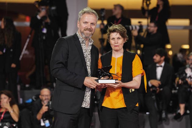 Foto IPP daniele Cifala Venezia 12 09 2026 festival del cinema di Venezia 83esima mostra Winners Photocall dei vincitori del leone nella foto : Ann Sirot e Raphaël Balboni Winners Photocall - The 83rd Ven