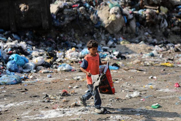 Garbage Piles Up Across Residential Areas of Gaza City Piles of garbage accumulate in streets and residential areas of Gaza City, Gaza Strip, on September 13, 2026, amid disruptions to waste collection and removal services. The buildup is increasing pollution risks and raising concerns among residents over its health and environmental impact. Photo by Bilal Osama apaimages Gaza city Gaza Strip Palestinian Territory 130926_Gaza_BO_00(13) Copyright: xapaimagesxBilalxOsamax xapaimagesx