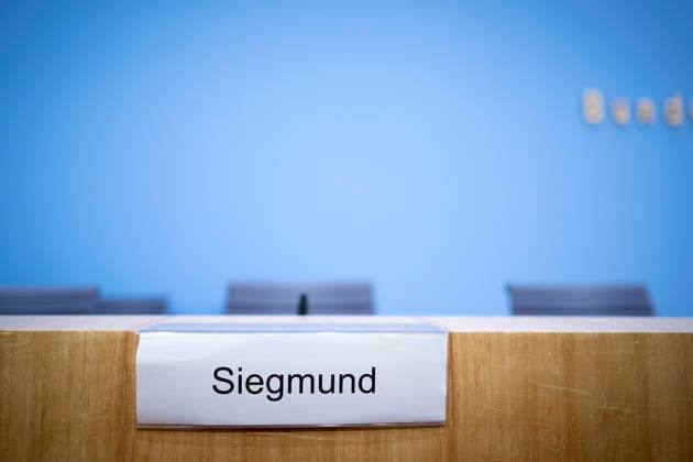 Ulrich Siegmund, Bundespressekonferenz DEU, Deutschland, Germany, Berlin, 07.09.2026 Schild am Platz von Ulrich Siegmund , AfD-Spitzenkandidat AfD Alternative für Deutschland in Sachsen-Anhalt waehrend der Bundespressekonferenz zum Thema Landtagswahl in Sachsen-Anhalt in Berlin Deutschland en: Sign at the site of Ulrich Siegmund , lead candidate for the AfD Alternative for Germany in Saxony-Anhalt during the federal press conference regarding the state election in Saxony-Anhalt held in Berlin Germany