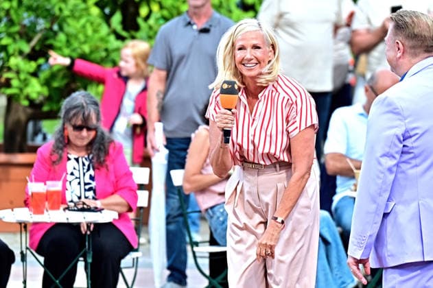 ZDF - Fernsehgarten. Moderatorin Andrea Kiwi Kiewel während der ZDF - Unterhaltungsshow Fernsehgarten am 13.09.2026 in Mainz. 20260913MWI149189