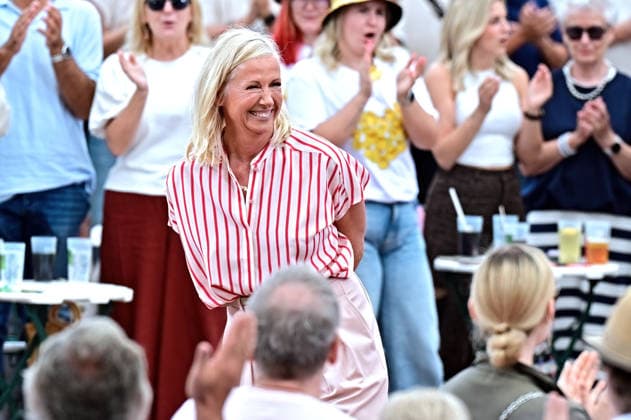 ZDF - Fernsehgarten. Moderatorin Andrea Kiwi Kiewel während der ZDF - Unterhaltungsshow Fernsehgarten am 13.09.2026 in Mainz. 20260913MWI149291