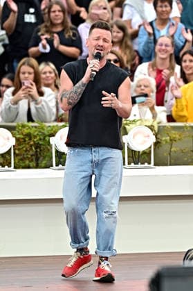 ZDF - Fernsehgarten. Sänger Ben Zucker während der ZDF - Unterhaltungsshow Fernsehgarten am 13.09.2026 in Mainz. 20260913MWI149351
