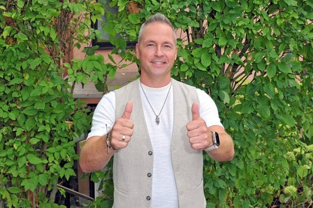 ZDF - Fernsehgarten. Sänger Mitch Keller während der ZDF - Unterhaltungsshow Fernsehgarten am 13.09.2026 in Mainz. 20260913MWI149591