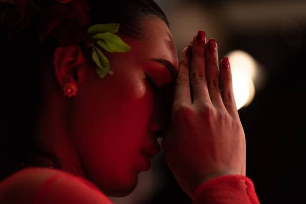 September 13, 2026, Bangkok, Thailand: Adlar Z from Myanmar prays before performing at the Miss International Queen 2026 Talent Quest round..Miss International Queen is the world s biggest beauty pageant for transgender women. Conceived in 2004, the competition is held annually at Tiffany s Show Pattaya. This year, the final round will be held in Pattaya, Chonburi on September 19, 2026. Bangkok Thailand  - ZUMAs197 20260913_aaa_s197_147 Copyright: xPeeraponxBoonyakiatx