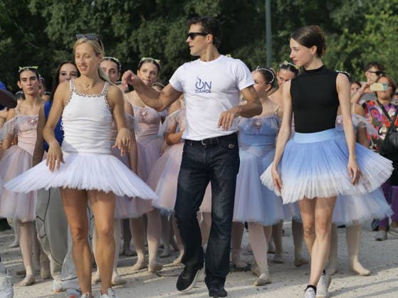 IPA88502888 - A spectacular conclusion to Dance Week, with Roberto Bolle leading the OnDance parade—a wave of thousands of dancers, accompanied by music and movement—that wound its way through Sempione Park all the way to the walls of the Sforza Castle.  Copyright: xLucaxPontix xLucaxPonti xIpaxagencyx IPA88502888