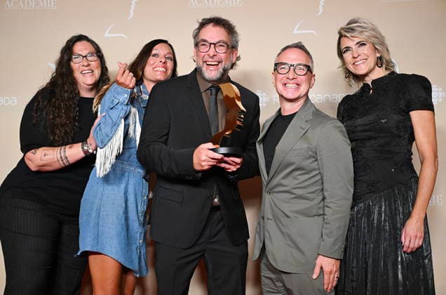 September 13, 2026, Montreal, Pq, CANADA: The team from L Oeil Du Cyclone - Season 6 hold up their trophy at the Gala Gemeaux awards ceremony in Montreal, on Sunday, Sept. 13, 2026. Montreal CANADA  - ZUMAc35_ 20260913_zaf_c35_207 Copyright: xGrahamxHughesx