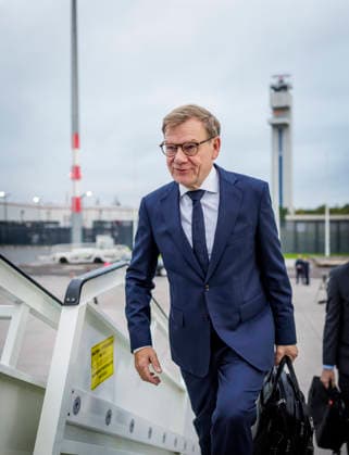 Johann Wadephul (CDU), Bundesaussenminister, aufgenommen bei einem Statement vor seinem Abflug nach Ungarn. Fotografiert im Auftrag des Auswaertigen Amtes Berlin Deutschland Copyright: xThomasxKoehlerx