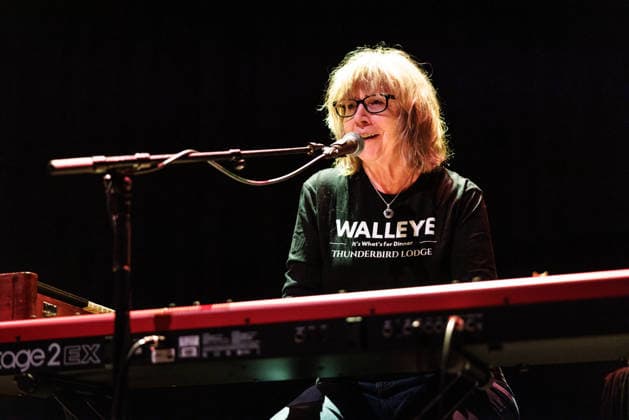 The Jayhawks live in Oslo, Norway Oslo, Norway. 13th, September 2026. The American country rock band The Jayhawks performs a live concert Rockefeller in Oslo. Here musician and singer Karen Grotberg is seen live on stage. Norway, Oslo  Copyright: xGonzalesxPhoto KetilxMartinsenx
