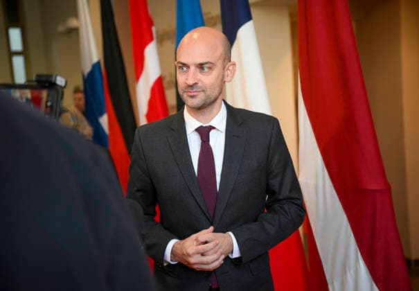 LKS 20260914 Minister for Europe and Foreign Affairs of France Jean-Noël Barrot speaks to the media at the Arktikum science centre during The European Arctic Summit in Rovaniemi, Finland, on September 14, 2026. The aim of the summit is to strengthen the EU’s common strategic approach to the Arctic region as its geopolitical significance continues to grow rapidly. The Summit is hosted by Finnish Prime Minister Petteri Orpo. - JOUNI PORSANGER Rovaniemi Finland  Copyright: xJounixPorsangerx 6K3qJwu4KQA
